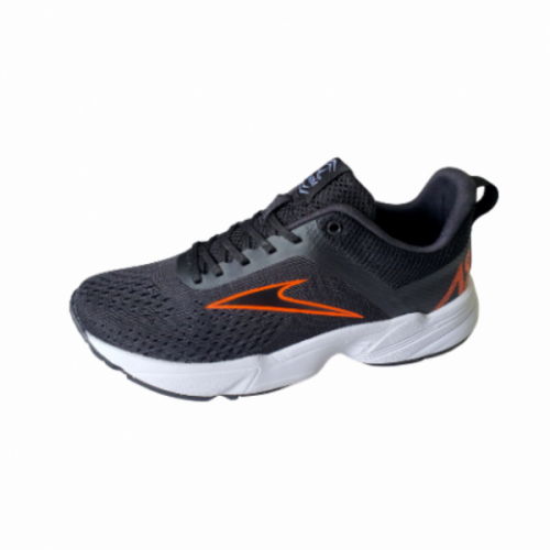 Giày sneaker đi làm