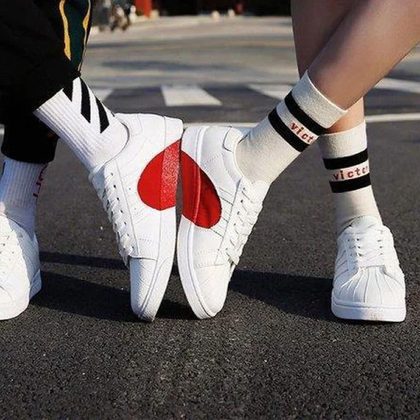 Giày Đôi Sneaker – Phong Cách Cùng Nhau