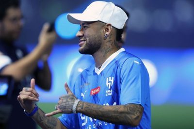 Barcelona muốn chiêu mộ Neymar, 4 siêu sao vẫn mơ vô địch World Cup