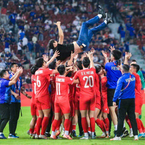 Mặc dù được kỳ vọng cao, HLV Kim Sang Sik cũng đối diện với nhiều thách thức
