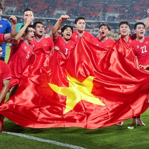 Chức vô địch AFF Cup 2024 không chỉ mang về cho đội tuyển Việt Nam những phần thưởng xứng đáng mà còn củng cố niềm tin và tình yêu dành cho bóng đá nước nhà. Đội tuyển Việt Nam đã chứng minh rằng với quyết tâm và tình đoàn kết, không gì là không thể.